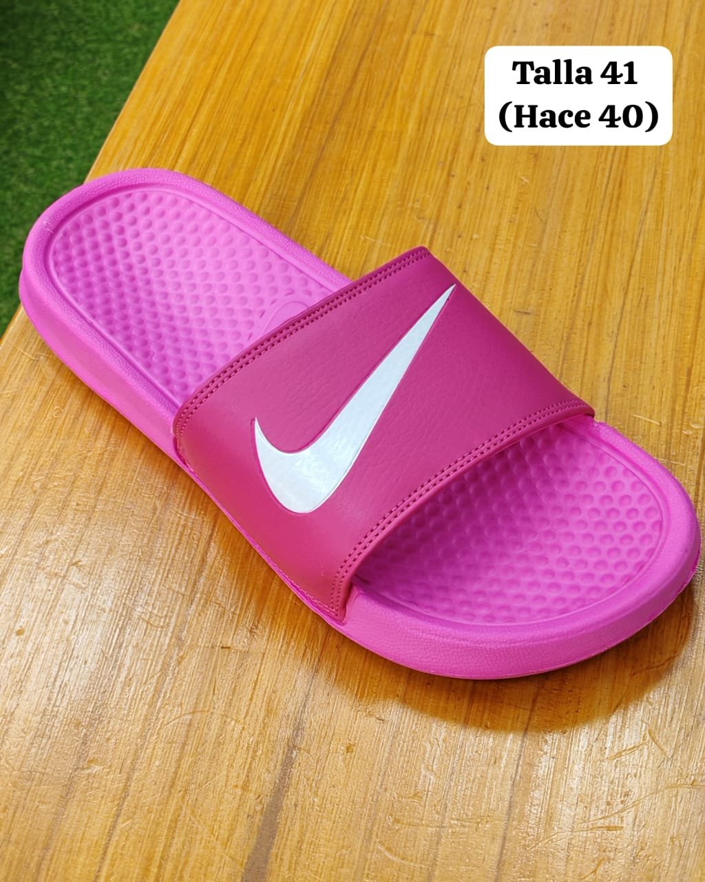 Sandalia Nike - Palabra y logo - Rosado Total