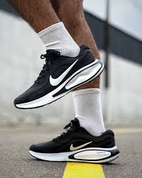 Nike Joruney run negra, foto 1