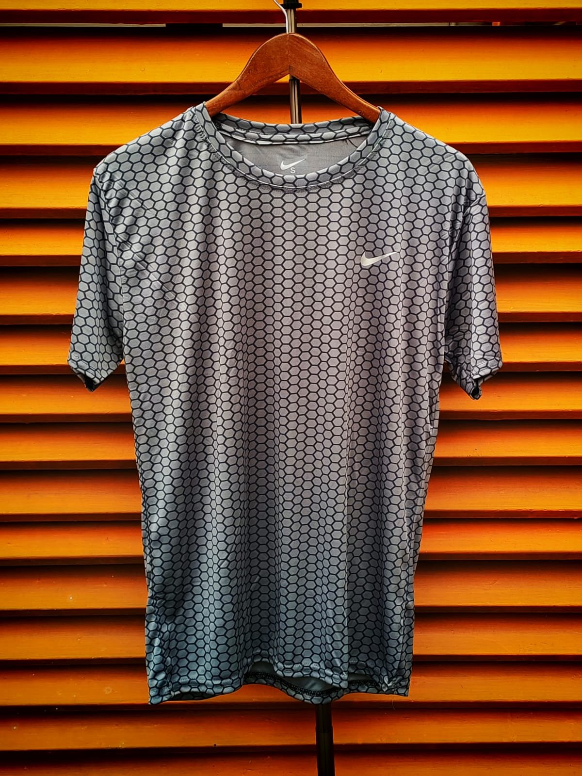 Camisa Dry Fit Nike Diseño Gris Claro