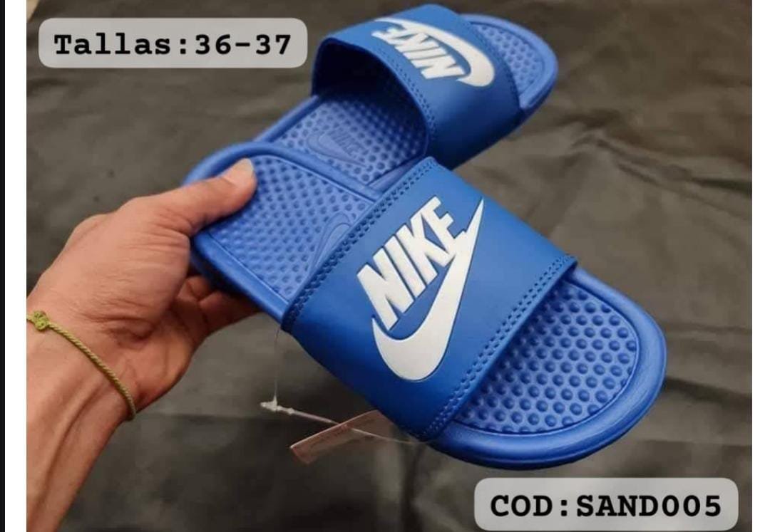Sandalia Nike - Palabra y logo - Azul Total