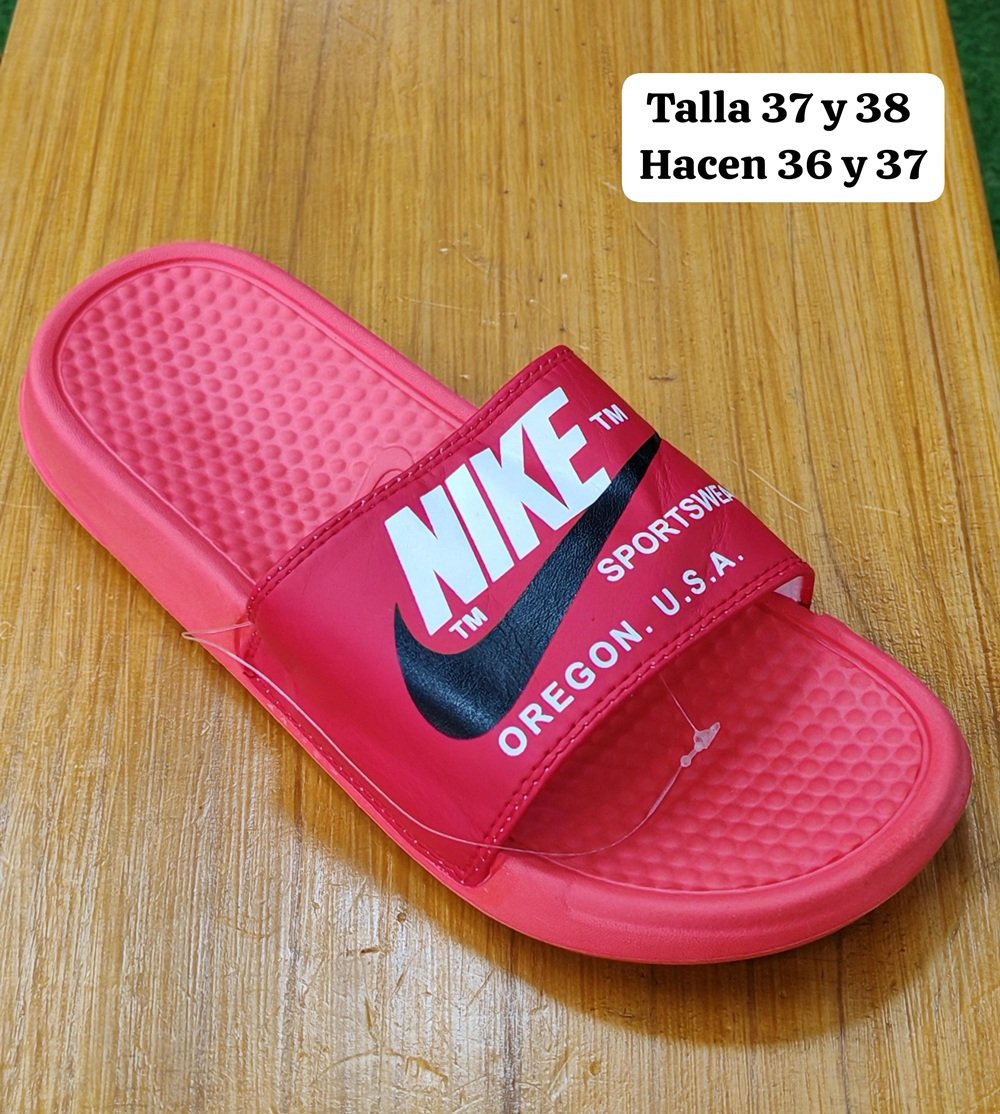Sandalia Nike - Logo Blanco o Negro  - Roja Total