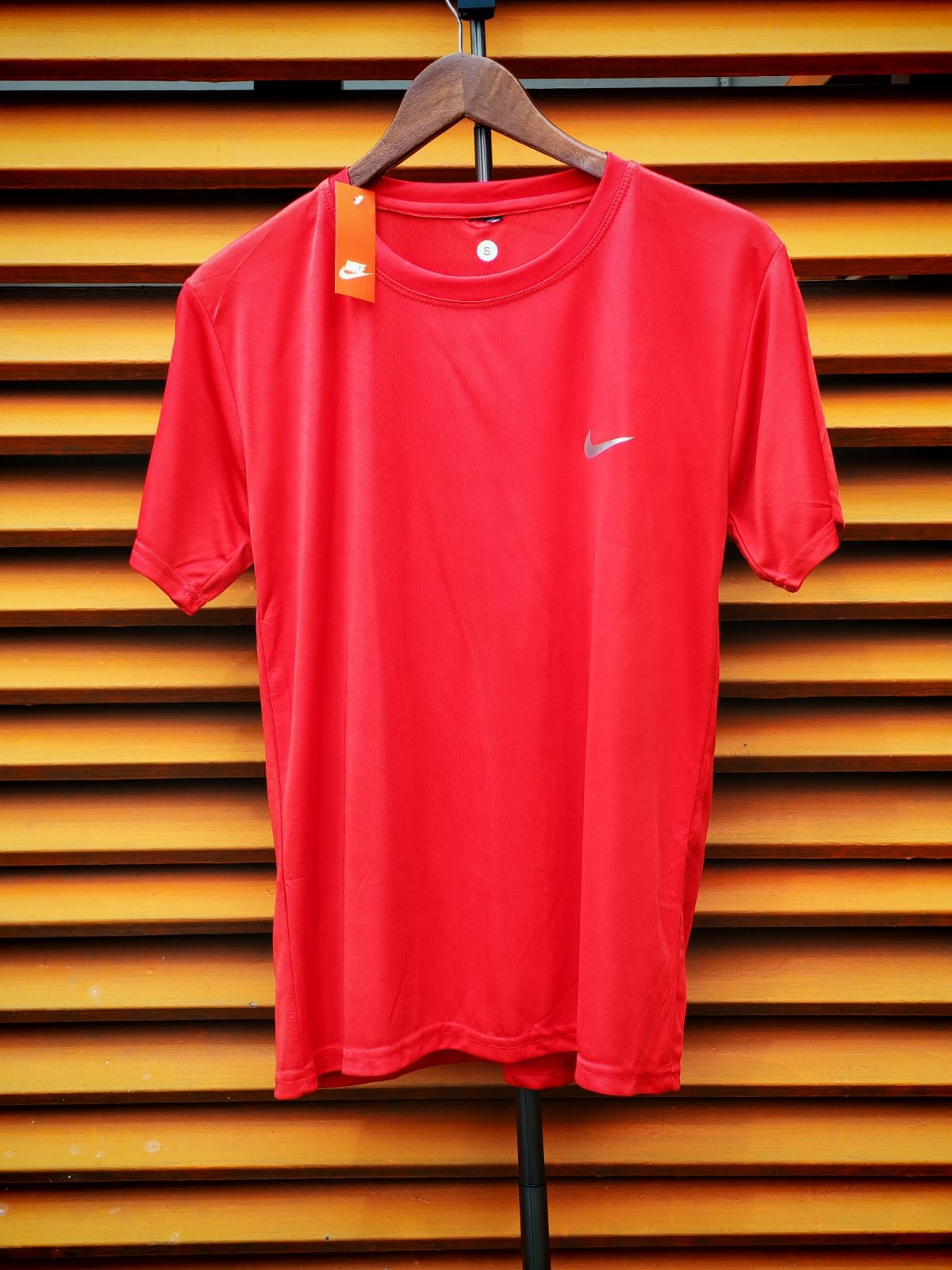 Camisa Dry Fit Nike Roja Diseño Liso
